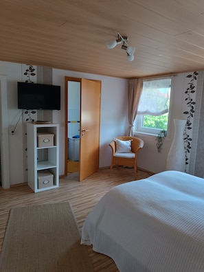 4 bedrooms, in-room safe, iron/ironing board, travel cot