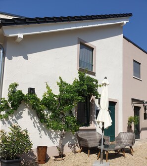 Exterior - Zur alten Vine - New holiday home at the Permesang winery on the Saar (Konz)