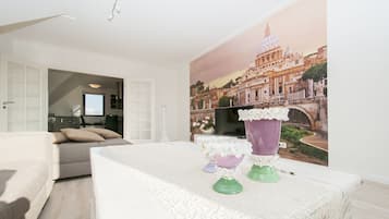 Smart-TV, DVD-Player, Bücher, Videothek