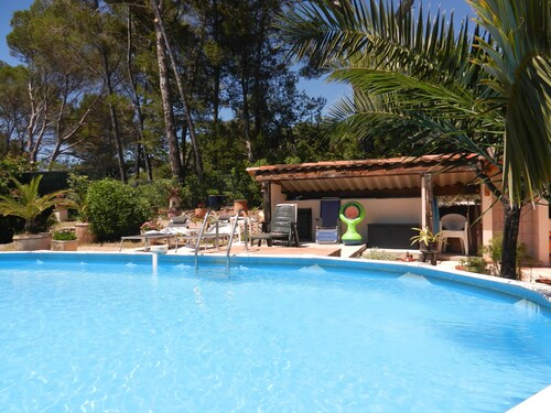 BETWEEN SEA AND MOUNTAIN CHARMING GROUND FLOOR -