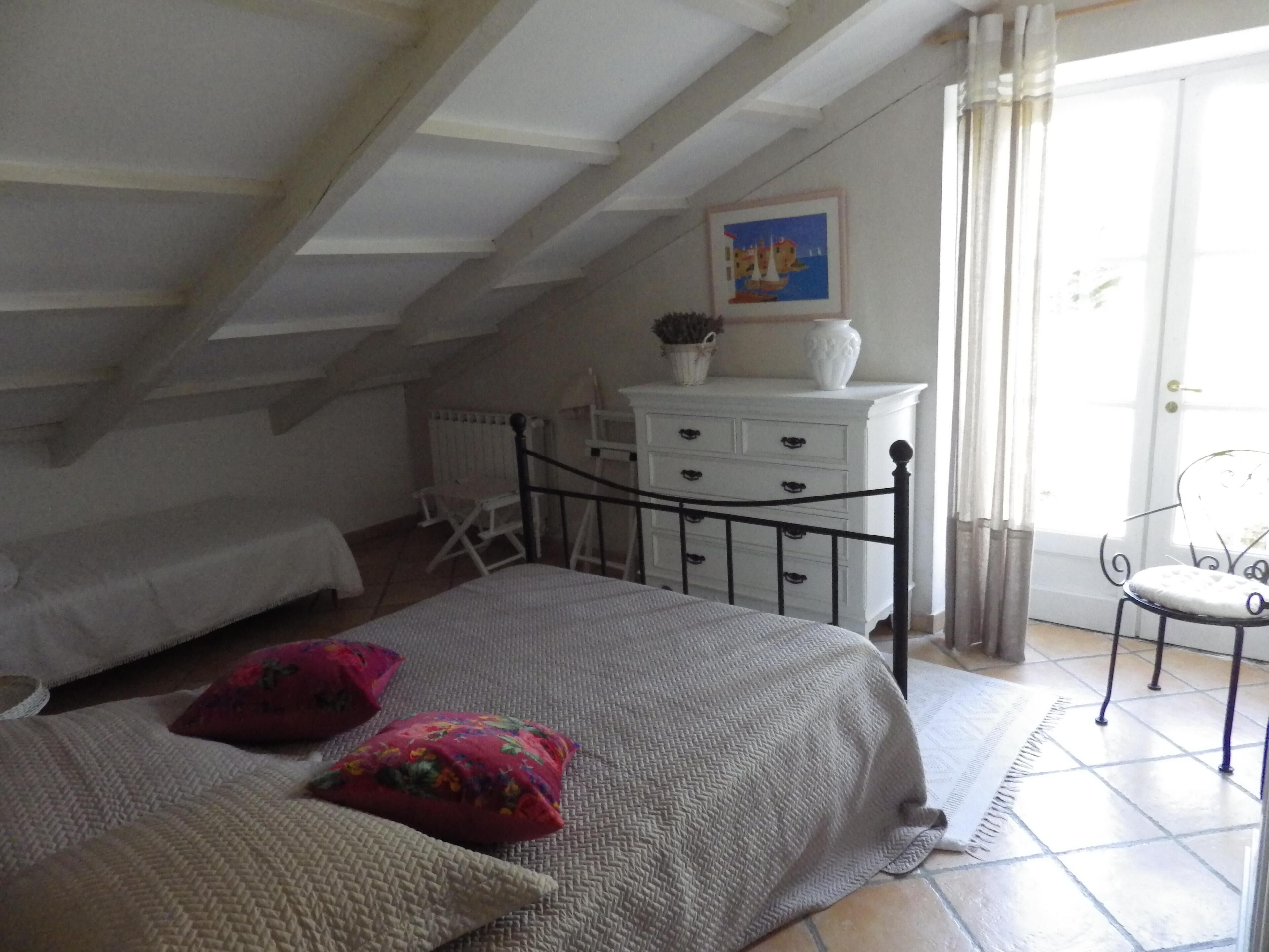 2 bedrooms, desk, iron/ironing board, travel cot