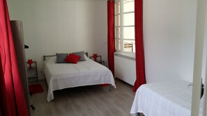 2 bedrooms, iron/ironing board, free WiFi, bed sheets