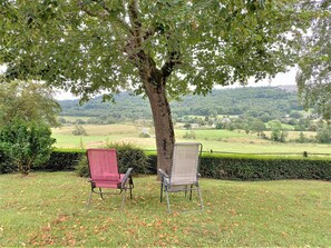 Property grounds - GÏTE AUVERGNE CANTAL SAIGNES (Saignes)