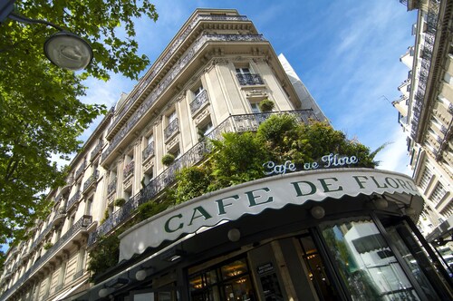 LUXURY SECURED SAINT GERMAIN DES PRES (968 Sqf)