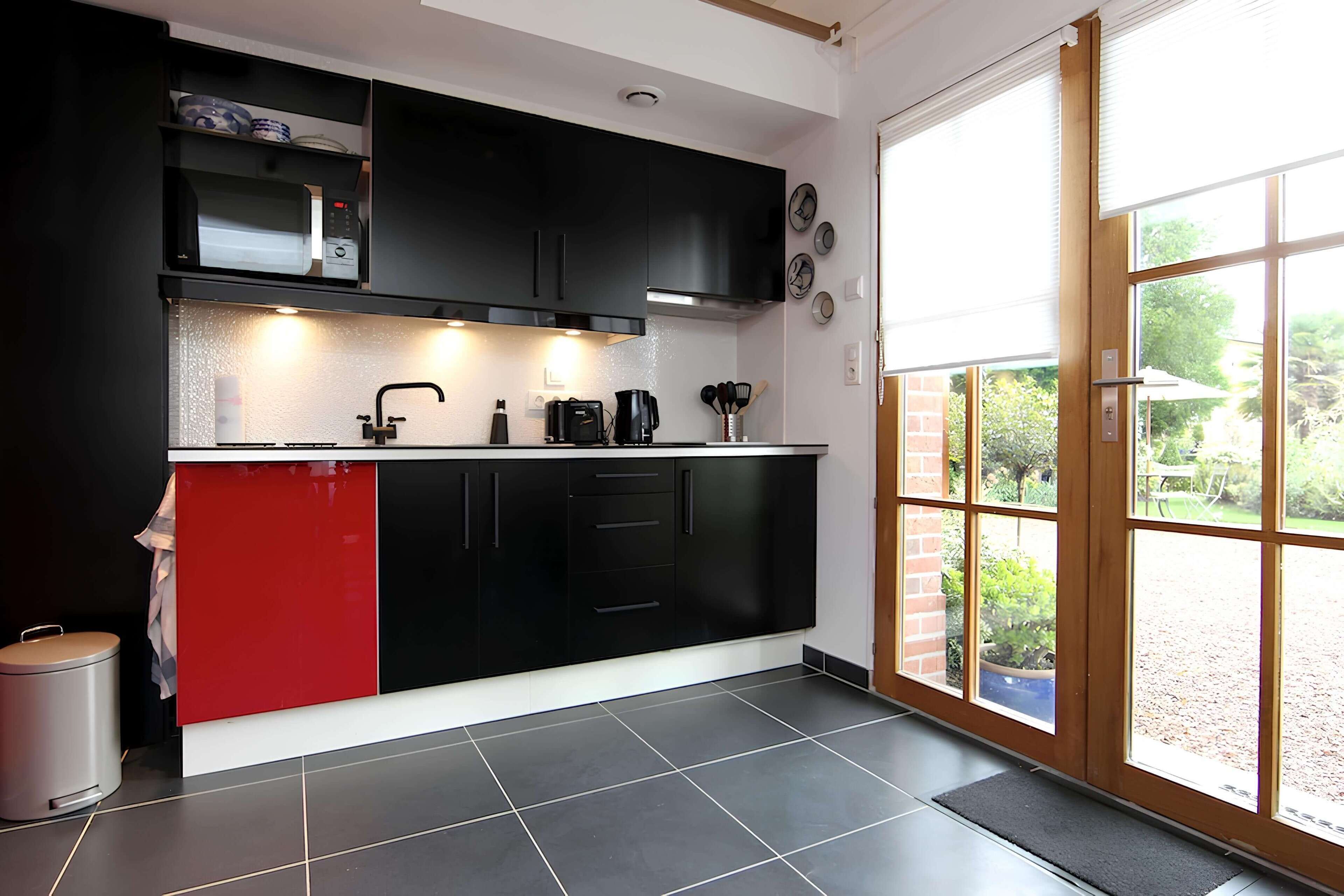 Refrigerador, microondas, horno, placa de cocina