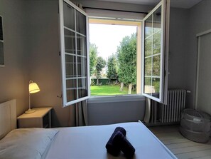 4 habitaciones, tabla de planchar con plancha y wifi gratis 