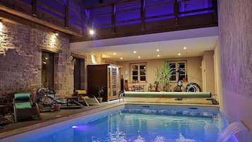 Piscine couverte, piscine chauffée