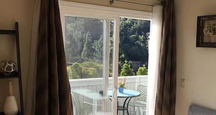 Einfach wunderbar 2 Schlafzimmer mit Kochnische, Grill-Terrasse und großem Balkon