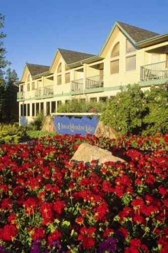 Golf! Ski! Fish! Hike! Relax...