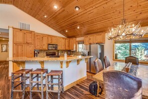 Fridge, microwave, oven, stovetop - Mountain Escape Tahoe Donner Cabin • Hot Tub, Pool Table & Forest Setting (Truckee)