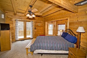 4 عدّة غرف نوم ومكتب وواي فاي مجانًا وملاءات أسرّة