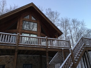 Exterior - Secluded 4 bed 4 bath Cabin with Fire Pit, Hot Tub, and relaxing surroundings! (Metamora)