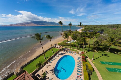 Gorgeous Oceanfront Condo Steps From The Beach, Air Conditioned, Free Wi-Fi