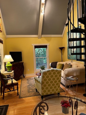 Unclassified image, 5 of 27, button - The Blue Cottage located in the woods on Lookout Mountain in Rising Fawn GA (Rising Fawn)