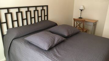 2 chambres, bureau, Wi-Fi gratuit, draps fournis