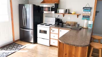 冰箱、微波炉、烤箱、炉灶