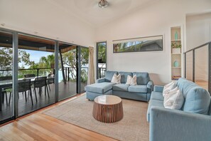 2 Bedroom Apartment 04 | Living area | Plasma TV, DVD player - Shoreline Apartments (Whitsundays)