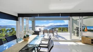 3 Bedroom Apartment Ocean Villa 01 | Living area