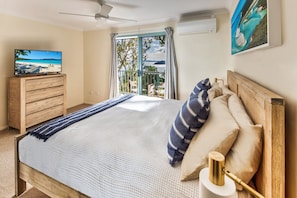2 bedrooms, iron/ironing board, free WiFi, bed sheets - Sunset Waters Apartments (Whitsundays)