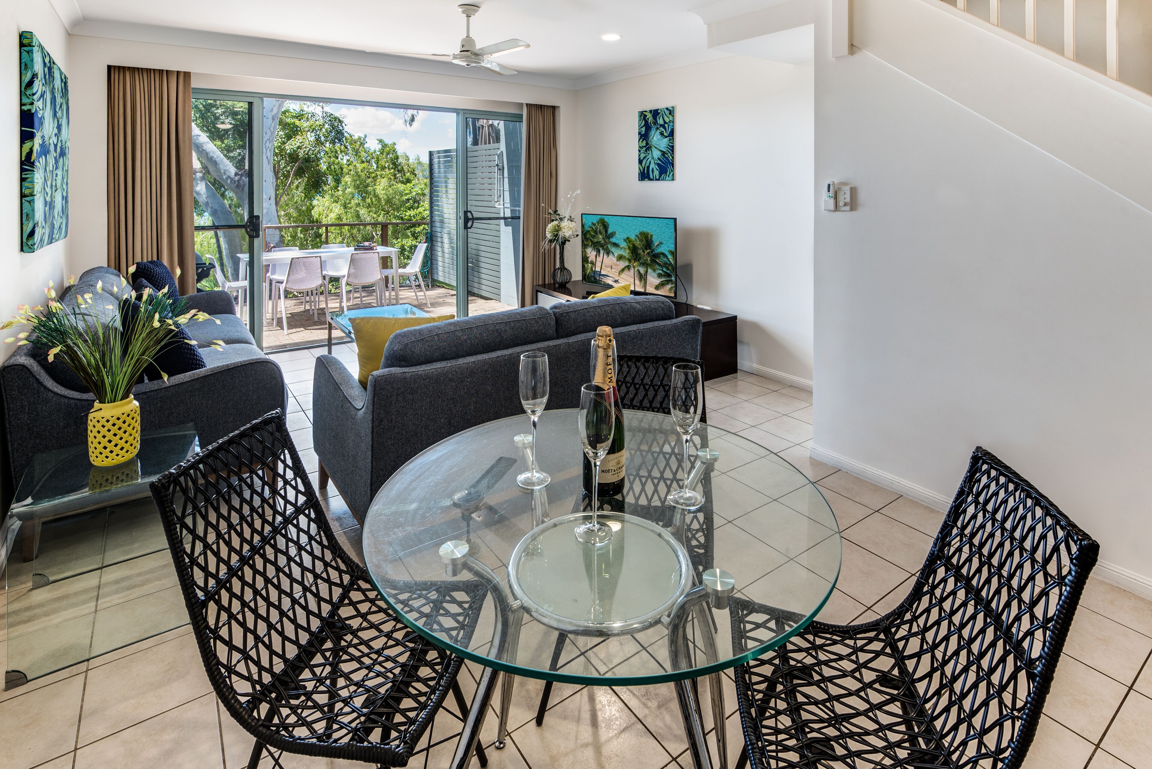 2 Bedroom Apartment 15  | In-room dining