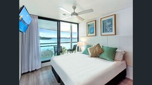 3 bedrooms, iron/ironing board, free cots/infant beds, free WiFi - Waves 08 - Apartments (Whitsundays)