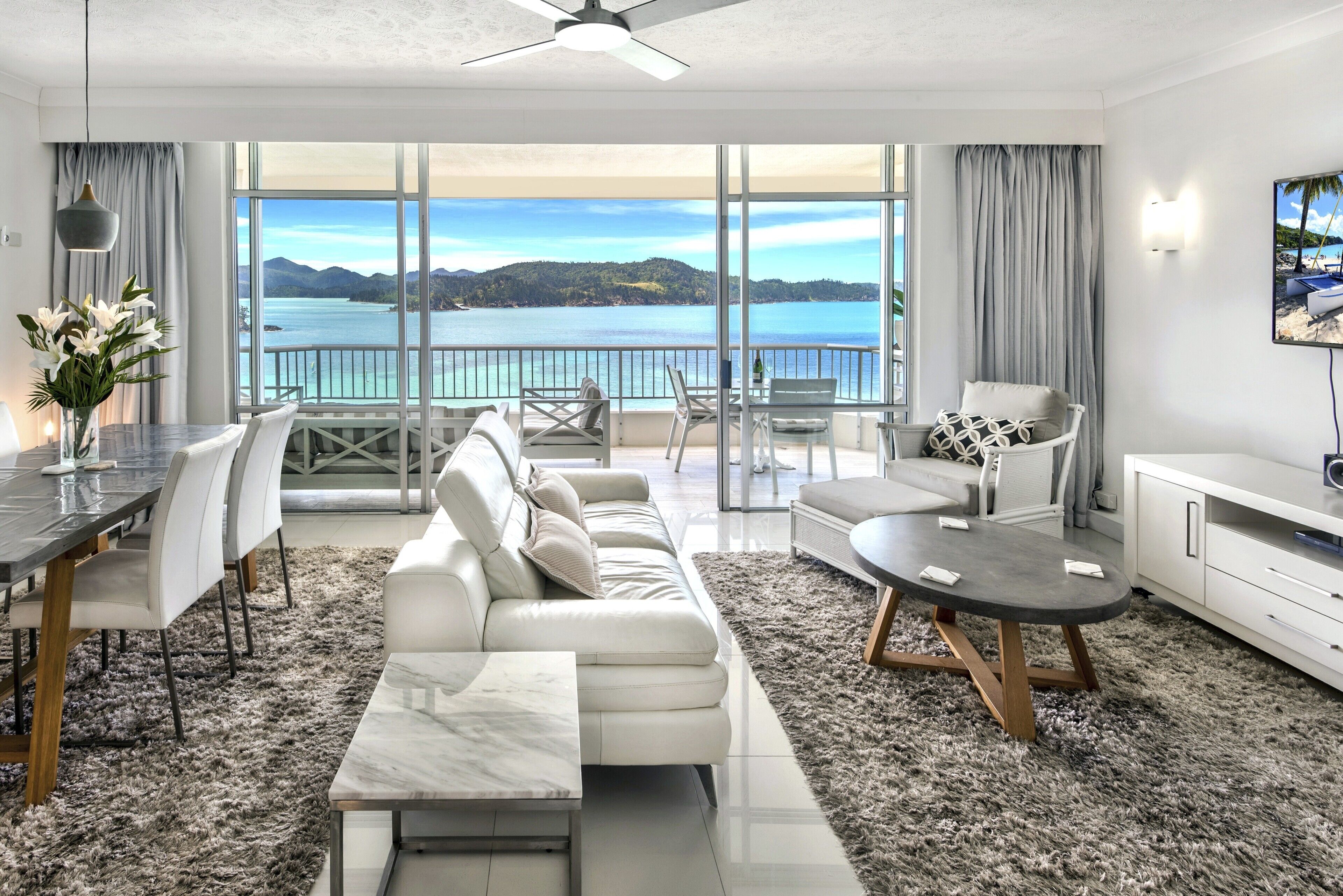 公寓, 1 間臥室, 海景 (1306) | 起居區 | 電視、 DVD 播放機