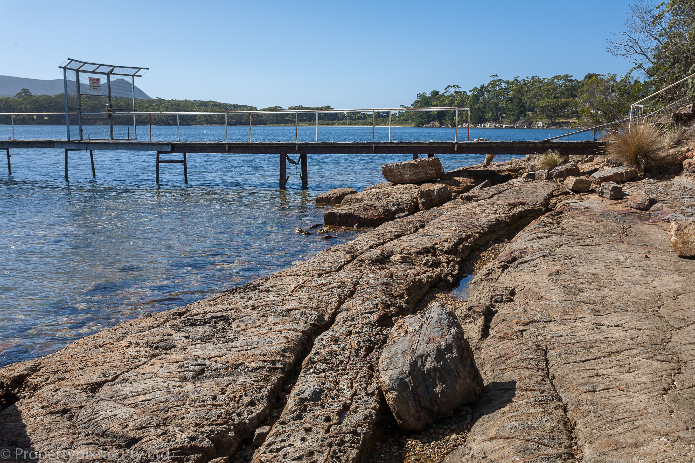 Bay Retreat Port Arthur — image 9