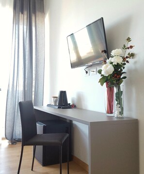 Premium bedding, minibar, desk, blackout curtains - Residence Vidar (Mestre)