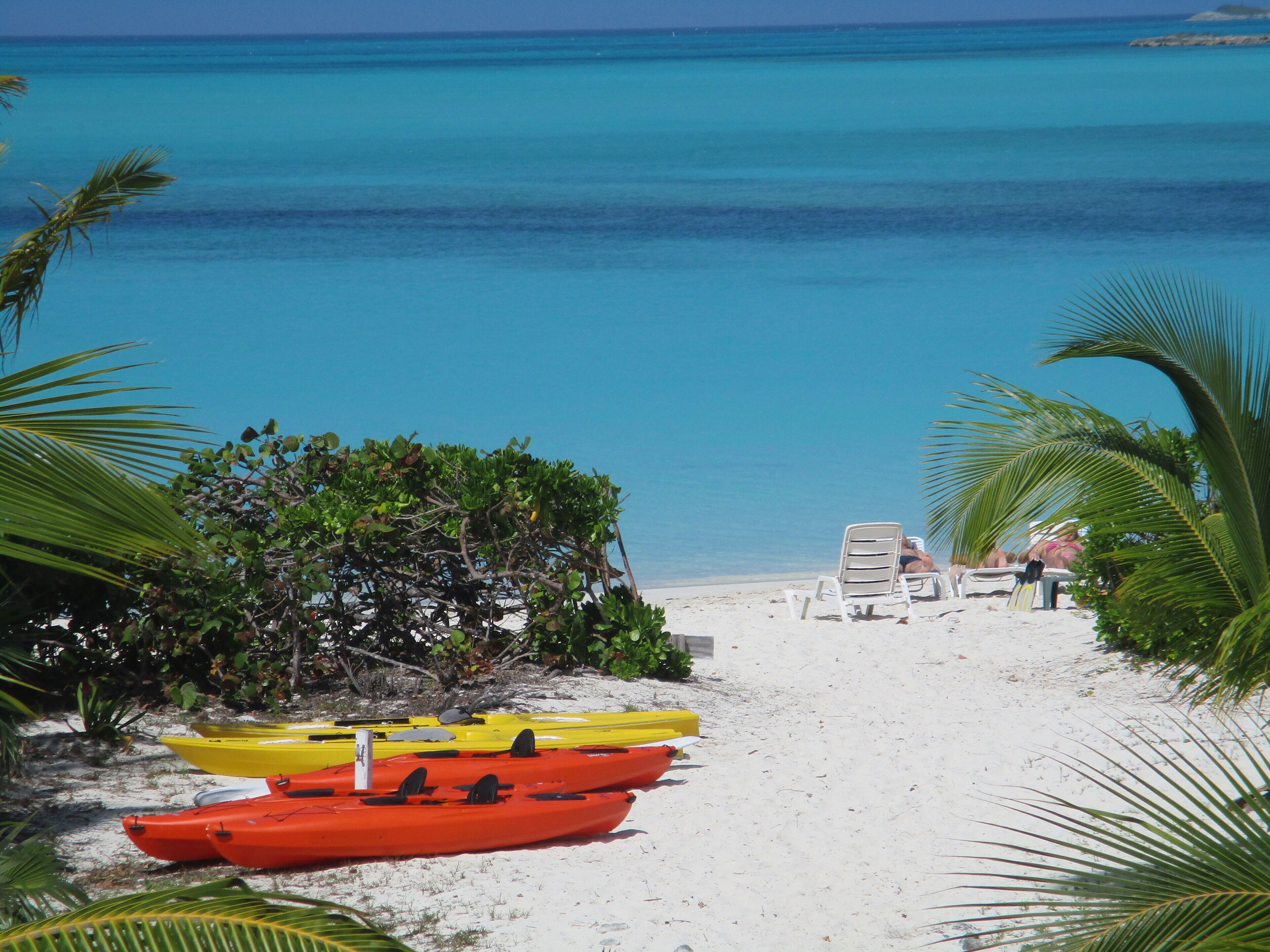 Am Strand, Liegestühle, Strandtücher
