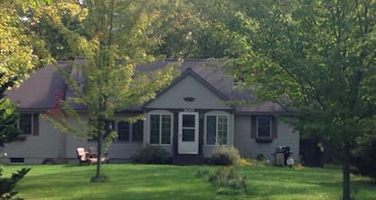 Family friendly house on Lake Ontario