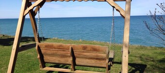 Perheystävällinen talo Ontario-järvellä