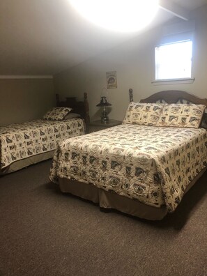 3 bedrooms, iron/ironing board, bed sheets