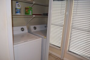 Interior - Whaler - 2 bedroom condo on the beach (Gulf Shores)
