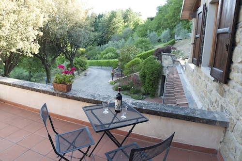 Amazing countryside villa with private pool in Tuscany between Arezzo & Florence