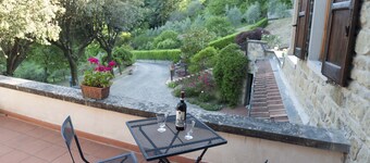 Superbe villa avec piscine dans la campagne toscane entre Arezzo et Florence
