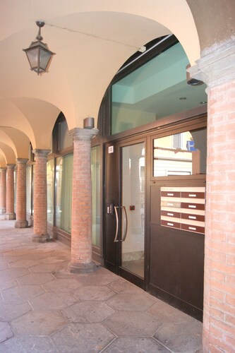 The Jasmine Terrace Retreat: elegant and quiet apartment  in the city center 