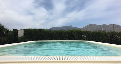 VILLA CAN TOMI quiet farm house, private parking, wifi, gardens.