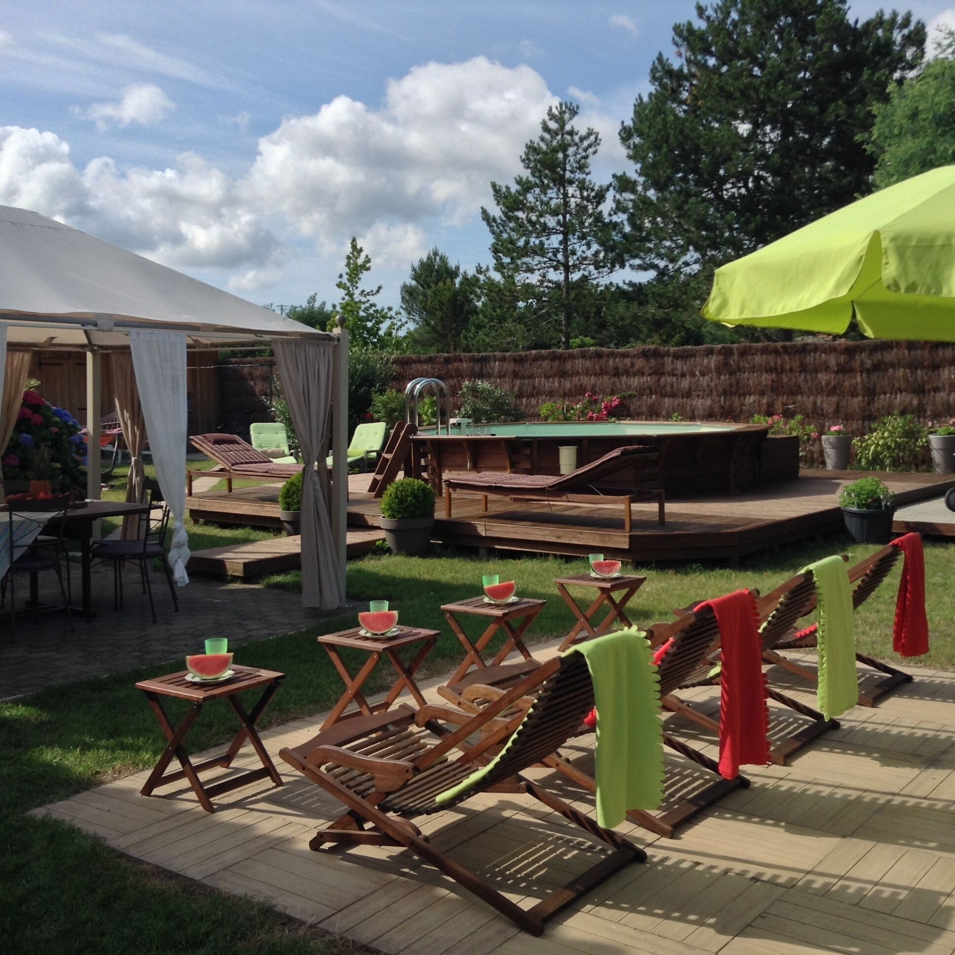 Outdoor dining