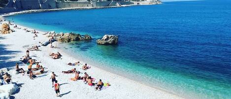 In StrandnĂ€he, LiegestĂŒhle, StrandtĂŒcher