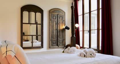 VOLLSTÄNDIG RENOVIERT Sehr ruhige, charmante 2-Bett / 2-Bad Wohnung im Marais für bis zu 4 Personen