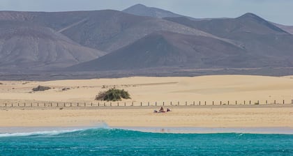 Villa confortable à Lajares avec jacuzzi privé et jardin, offres en septembre.