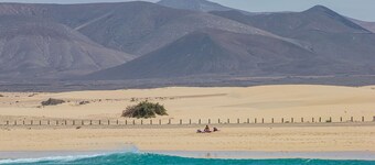 Cozy Villa in Lajares with private jacuzzi and garden, offers in September.