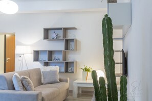 Smart TV, books, stereo - An oasis of peace city center, garden, free private parking & bikes (Ferrara)