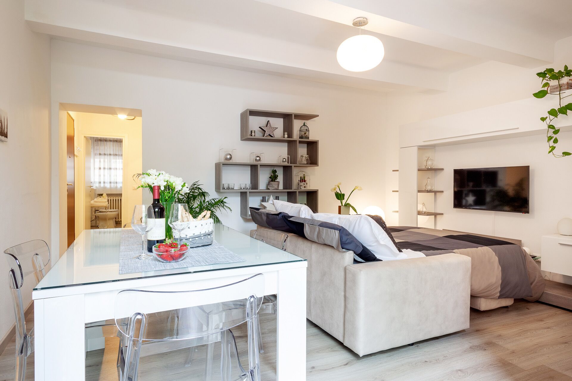 Schreibtisch, Bügeleisen/Bügelbrett, kostenloses WLAN, Bettwäsche