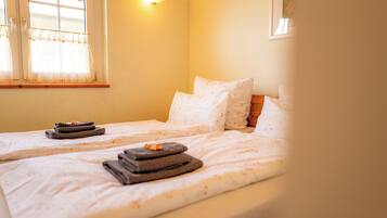 2 bedrooms, iron/ironing board, travel cot, WiFi