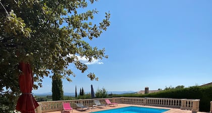 Bastide in Flayosc (Var), ideal gelegen zwischen St. Tropez und Gorges du Verdon.