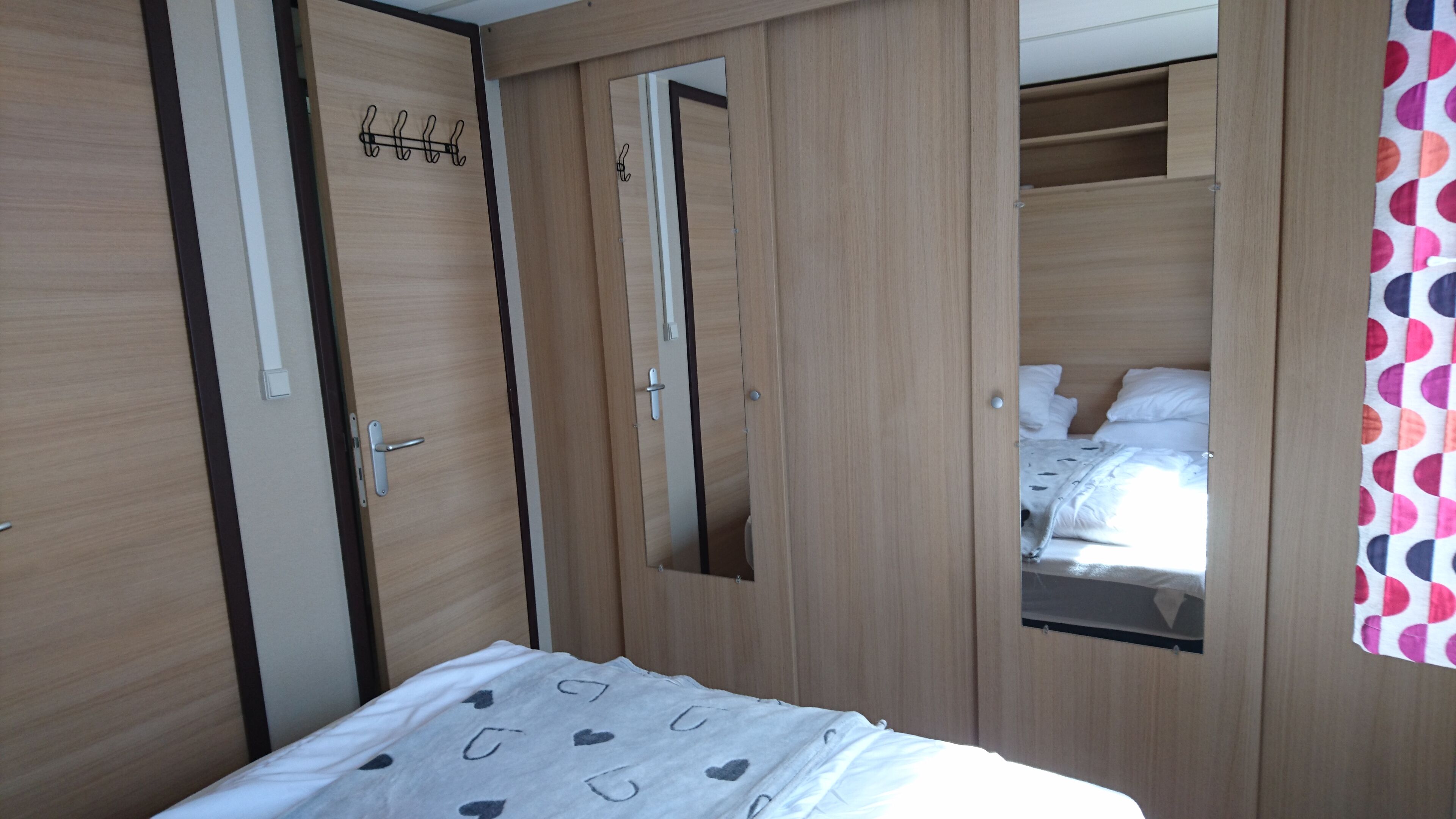 2 chambres, fer et planche à repasser, draps fournis