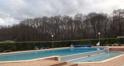 Mobilhome sur Domaine privé ouvert toute l'année, piscine chauffée et tenni