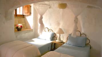 5 slaapkamers, een strijkplank/strijkijzer, reisbedje, gratis wifi