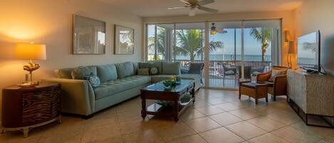 Smart TV, fireplace, DVD player, ping pong